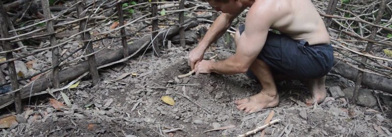 Primitive_tech-Planting_cassava2