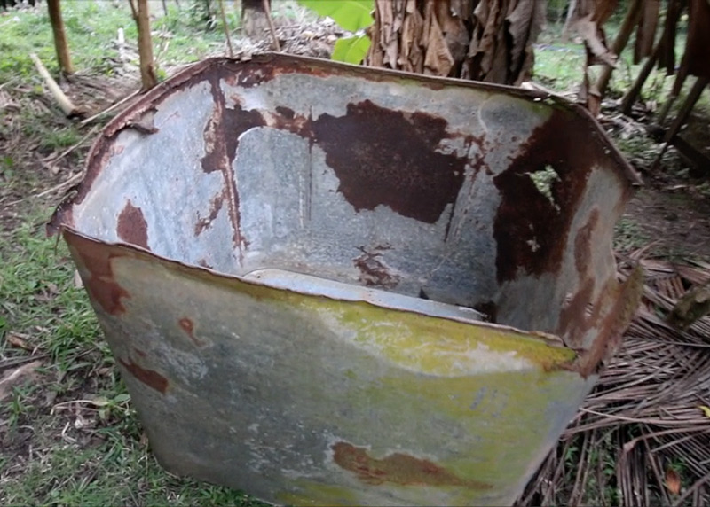 Galvanized-tub-compost-bin-empty